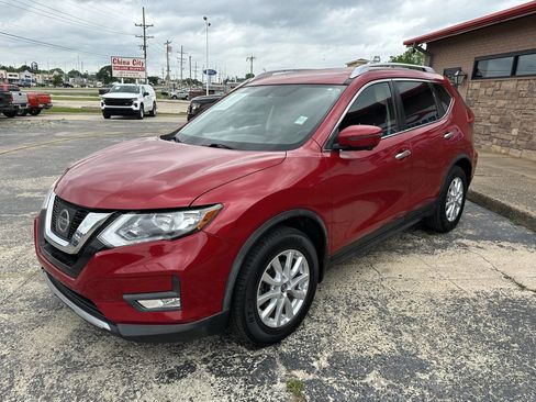 Used 2017 Nissan Rogue SV w/ SV Premium Package FWD image 5