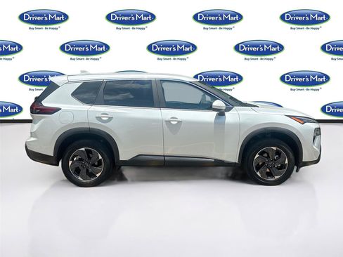 Used 2024 Nissan Rogue SV FWD image 8