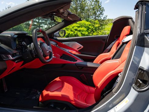 Used 2024 Chevrolet Corvette Stingray Premium Conv w/ Z51 Performance Package RWD image 26