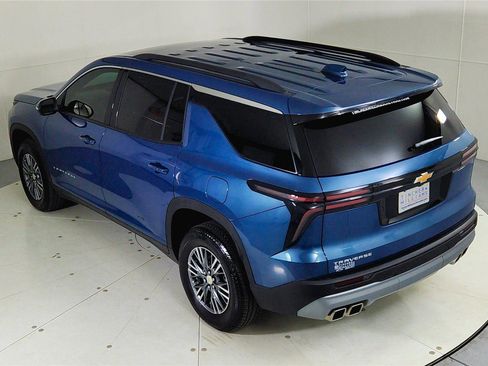 Used 2025 Chevrolet Traverse LT w/ Driver Confidence Package image 20