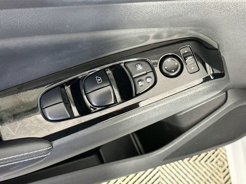 Used 2023 Nissan Altima 2.5 SV FWD image 15