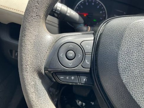 Used 2019 Toyota RAV4 XLE FWD image 22