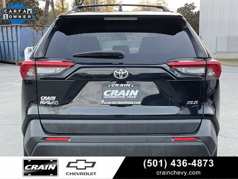 Used 2021 Toyota RAV4 XLE Premium image 6