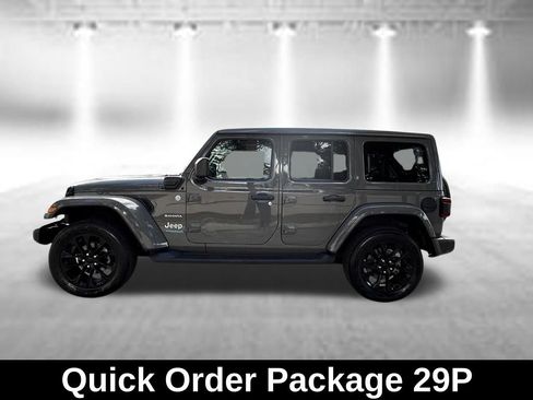 Used 2022 Jeep Wrangler Unlimited Sahara w/ Cold Weather Group AWD/4WD image 4