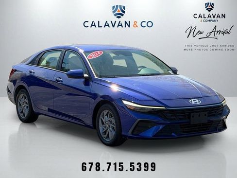 Used 2024 Hyundai Elantra SEL image 1