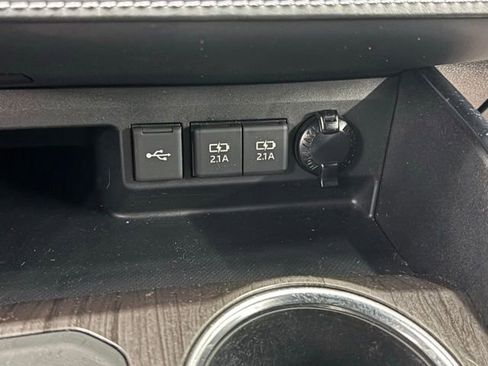 Used 2021 Toyota Highlander Limited image 30