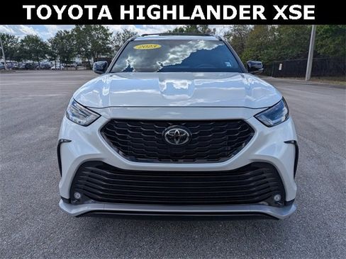 Used 2023 Toyota Highlander XSE image 8