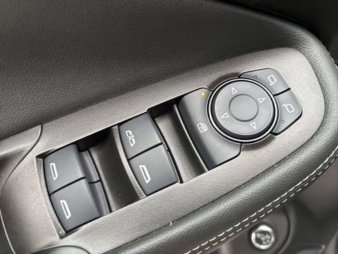 Used 2022 Buick Encore GX Select w/ Sport Touring Package image 12