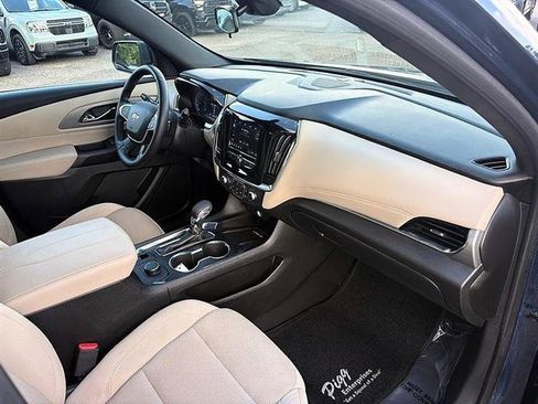 Used 2023 Chevrolet Traverse LT FWD image 36