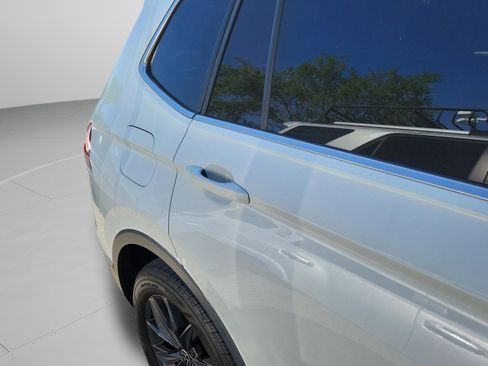 Used 2022 Volkswagen Tiguan SE image 18