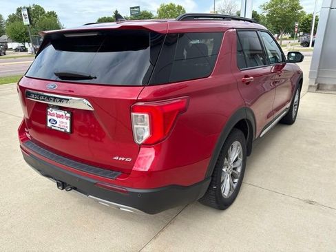 Used 2024 Ford Explorer XLT w/ Equipment Group 202A AWD/4WD image 6