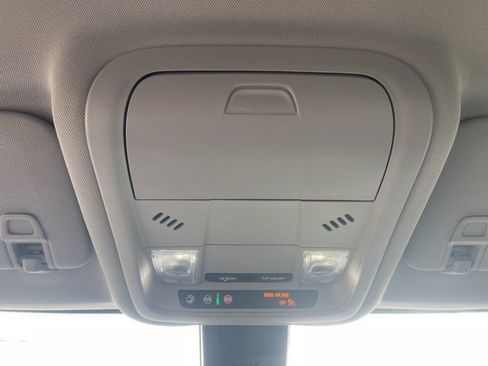 Used 2023 GMC Terrain SLE w/ Driver Convenience Package image 33