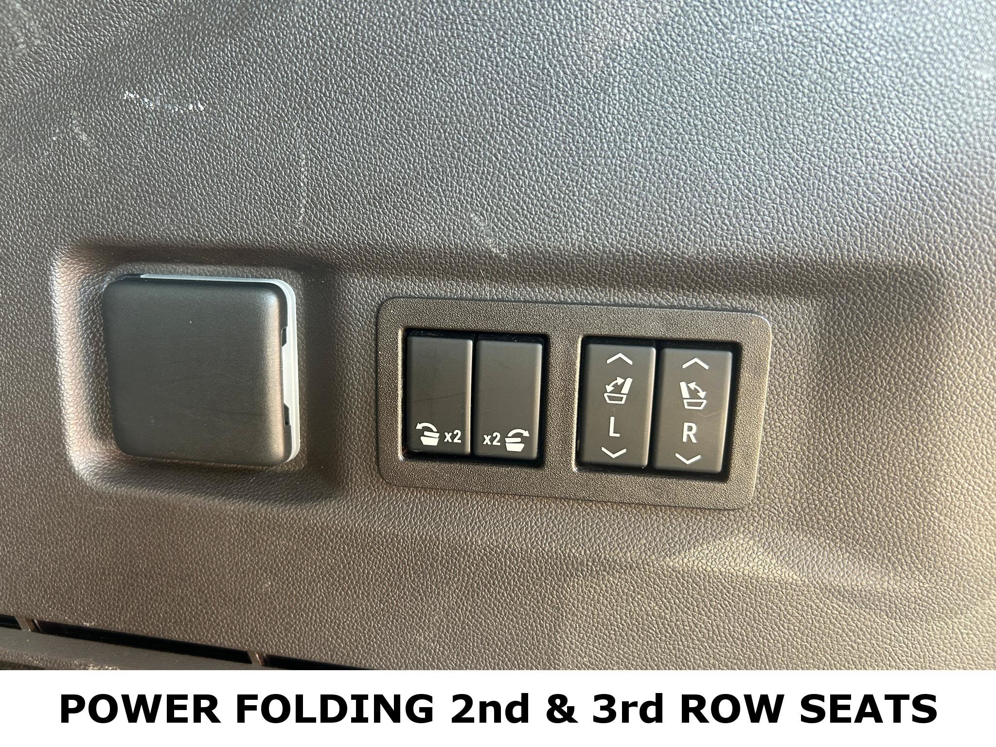 Used 2022 Chevrolet Tahoe LT w/ Luxury Package RWD image 18