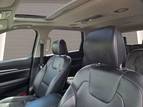 Used 2022 Kia Telluride S FWD image 21