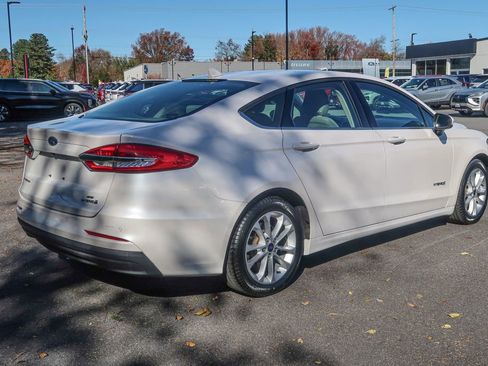 Used 2019 Ford Fusion SE image 10