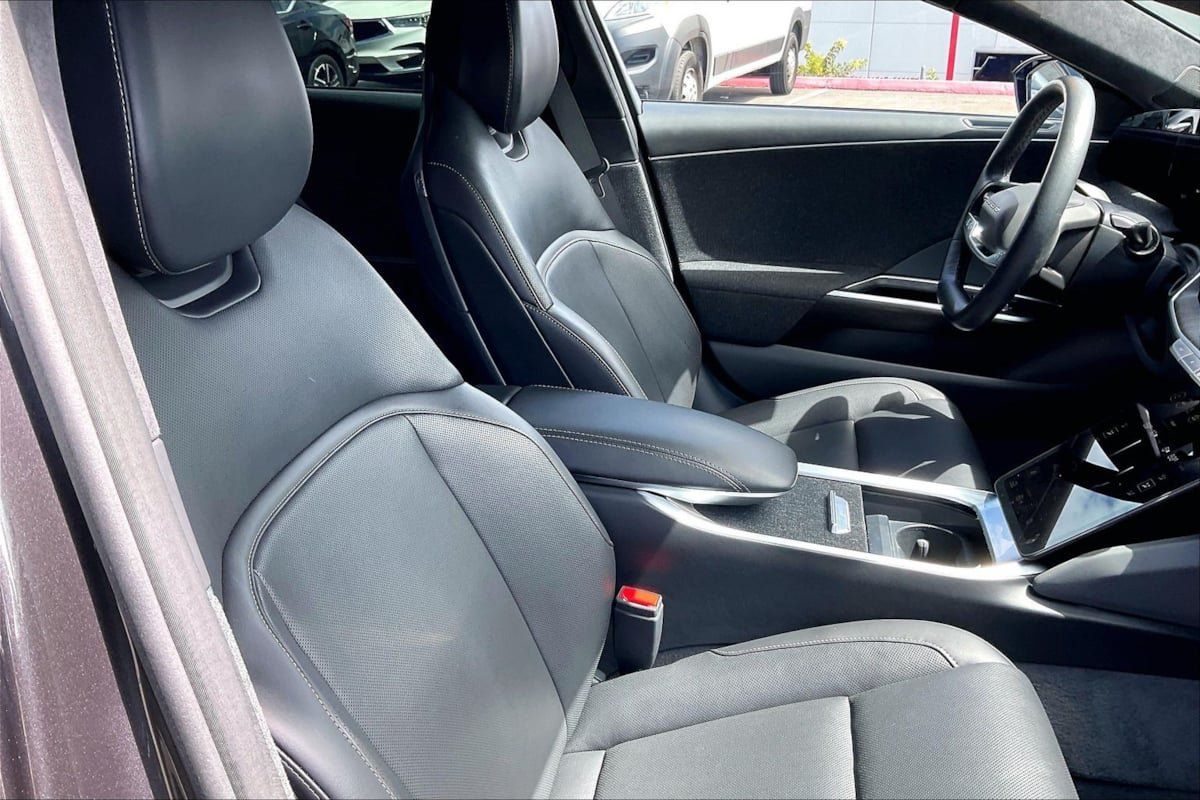 Used 2024 Lucid Air Pure RWD image 7