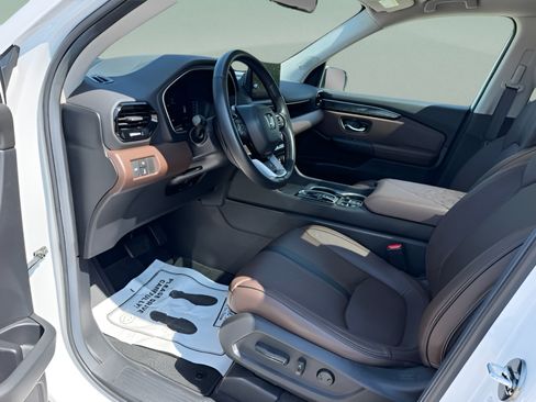 Used 2024 Honda Pilot Elite image 8