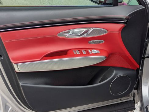 Used 2023 Genesis GV70 2.5T w/ Sport Prestige Package image 11