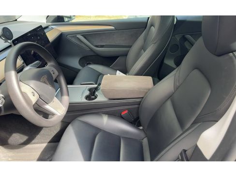 Used 2024 Tesla Model Y Performance AWD/4WD image 5