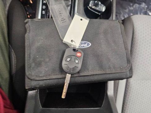 Used 2018 Ford Escape SE w/ Ford Safe & Smart Package FWD image 28