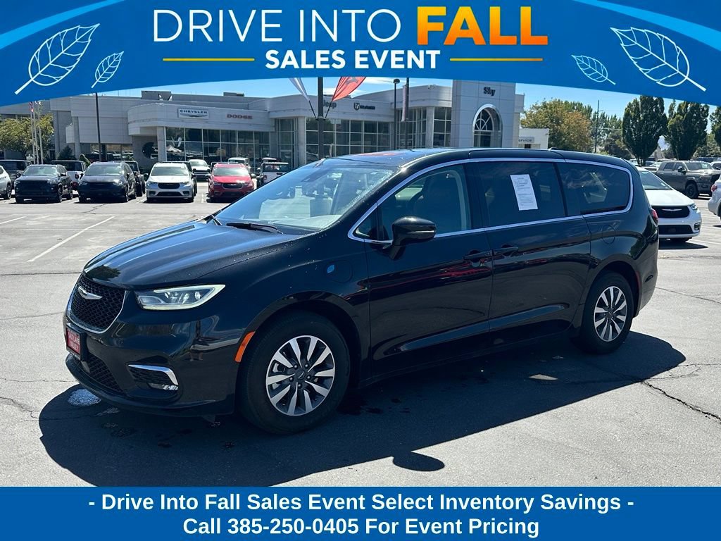 Used 2024 Chrysler Pacifica Limited FWD image 1