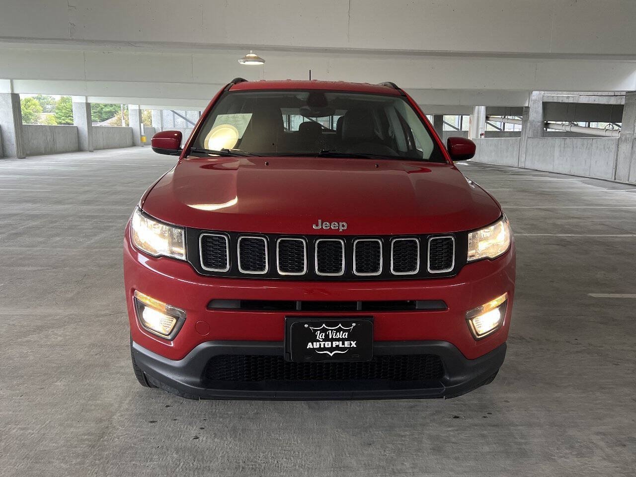 Used 2018 Jeep Compass Latitude AWD/4WD image 10