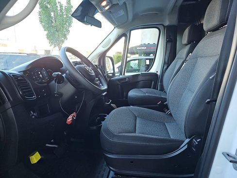 Used 2025 RAM ProMaster 2500 w/ U-Haul Equipment Group FWD image 3