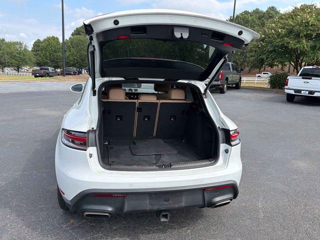 Used 2024 Porsche Macan AWD/4WD image 29