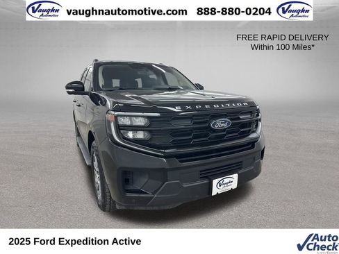 Used 2025 Ford Expedition Active AWD/4WD image 1