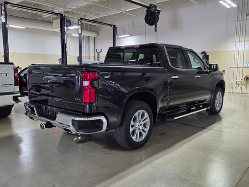 Used 2022 Chevrolet Silverado 1500 LTZ w/ LTZ Convenience Package II AWD/4WD image 7