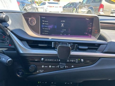 Used 2019 Lexus ES 300h w/ Premium Package FWD image 12