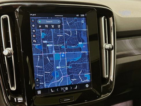 Used 2023 Volvo XC40 Recharge Plus image 21