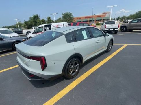 Used 2025 Kia K4 FWD image 2