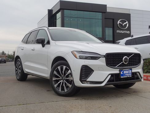 Used 2023 Volvo XC60 B5 Plus image 1