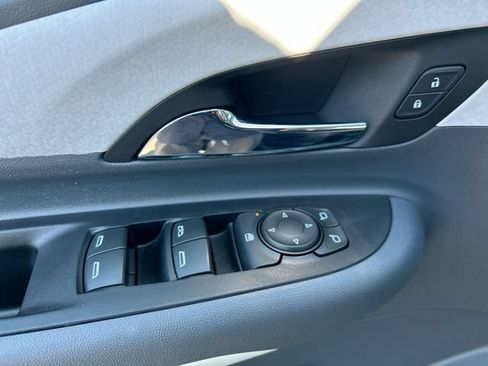 Used 2021 Chevrolet Bolt LT FWD image 21