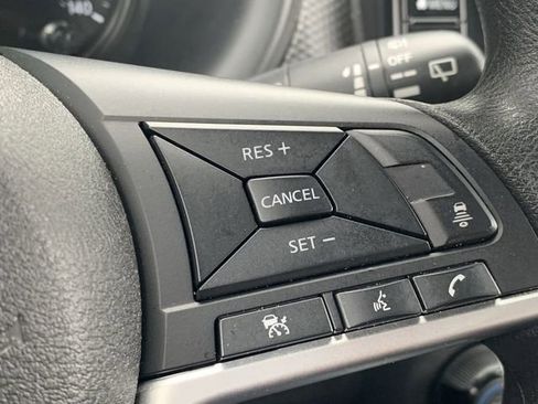 Used 2021 Nissan Kicks SV FWD image 27