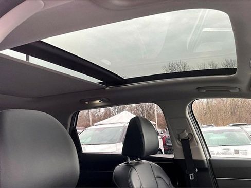 Certified 2025 Kia Sorento S w/ Panoramic Sunroof Package image 21