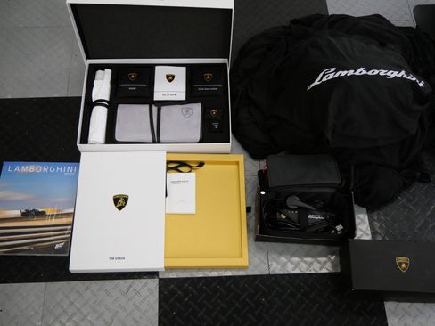 Used 2024 Lamborghini Urus S AWD/4WD image 37