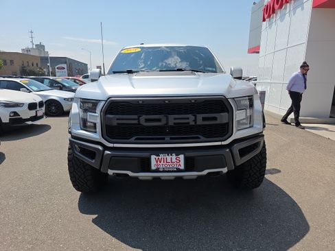 Used 2018 Ford F150 Raptor w/ Equipment Group 802A Luxury AWD/4WD image 4