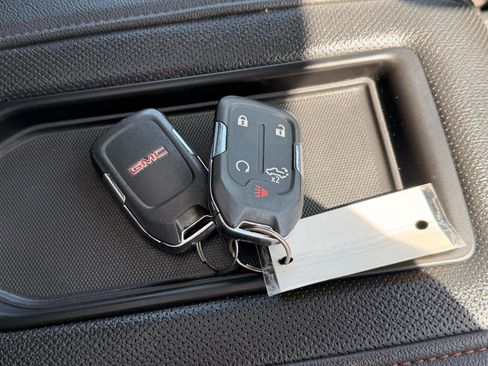 Used 2019 GMC Sierra 1500 AT4 w/ AT4 Premium Package AWD/4WD image 30