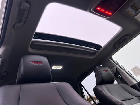 Used 2021 Toyota 4Runner Venture w/ Moonroof Package image 19