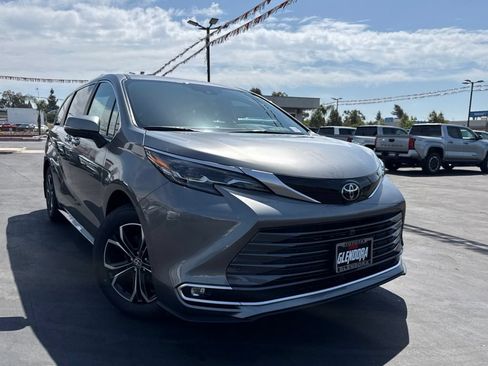 New 2026 Toyota Sienna Platinum AWD/4WD image 2