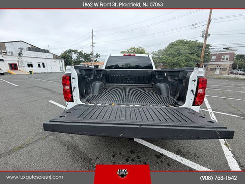 Used 2018 Chevrolet Silverado 1500 Custom w/ Custom Value Package AWD/4WD image 24