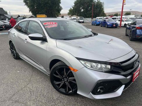 Used 2018 Honda Civic Sport image 4