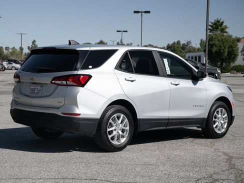 Used 2022 Chevrolet Equinox LS w/ LPO, Floor Liner Package image 4