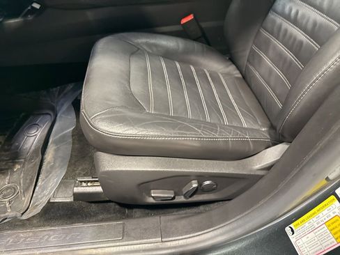 Used 2015 Ford Fusion SE w/ Equipment Group 202A image 26