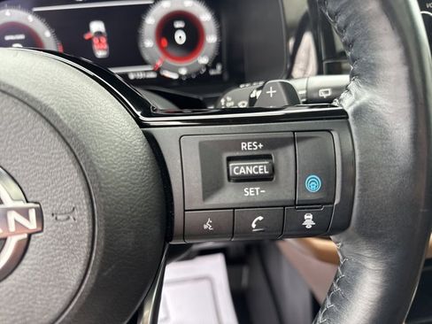 Used 2023 Nissan Pathfinder Platinum image 27