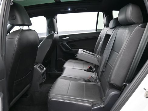 Used 2020 Volkswagen Tiguan SE R-Line image 32