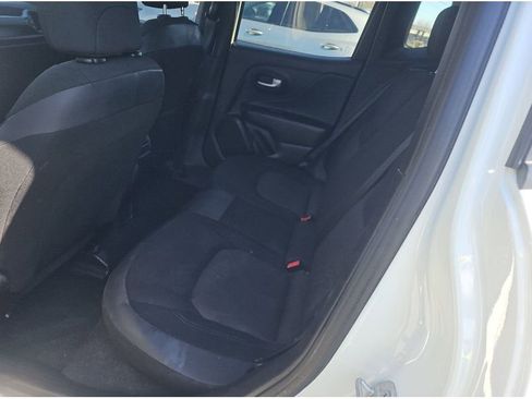 Used 2023 Jeep Renegade Latitude image 11