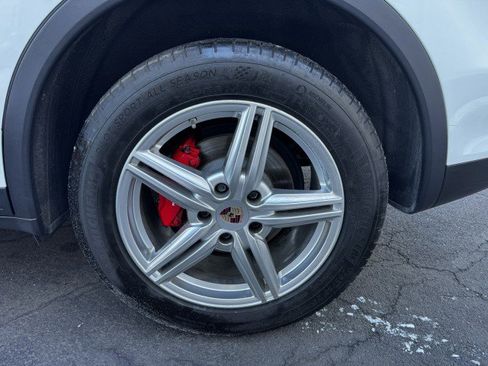 Used 2014 Porsche Cayenne Platinum Edition image 40